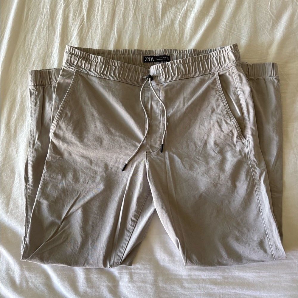 🛍️ Zara Men's causal grey Joggers
